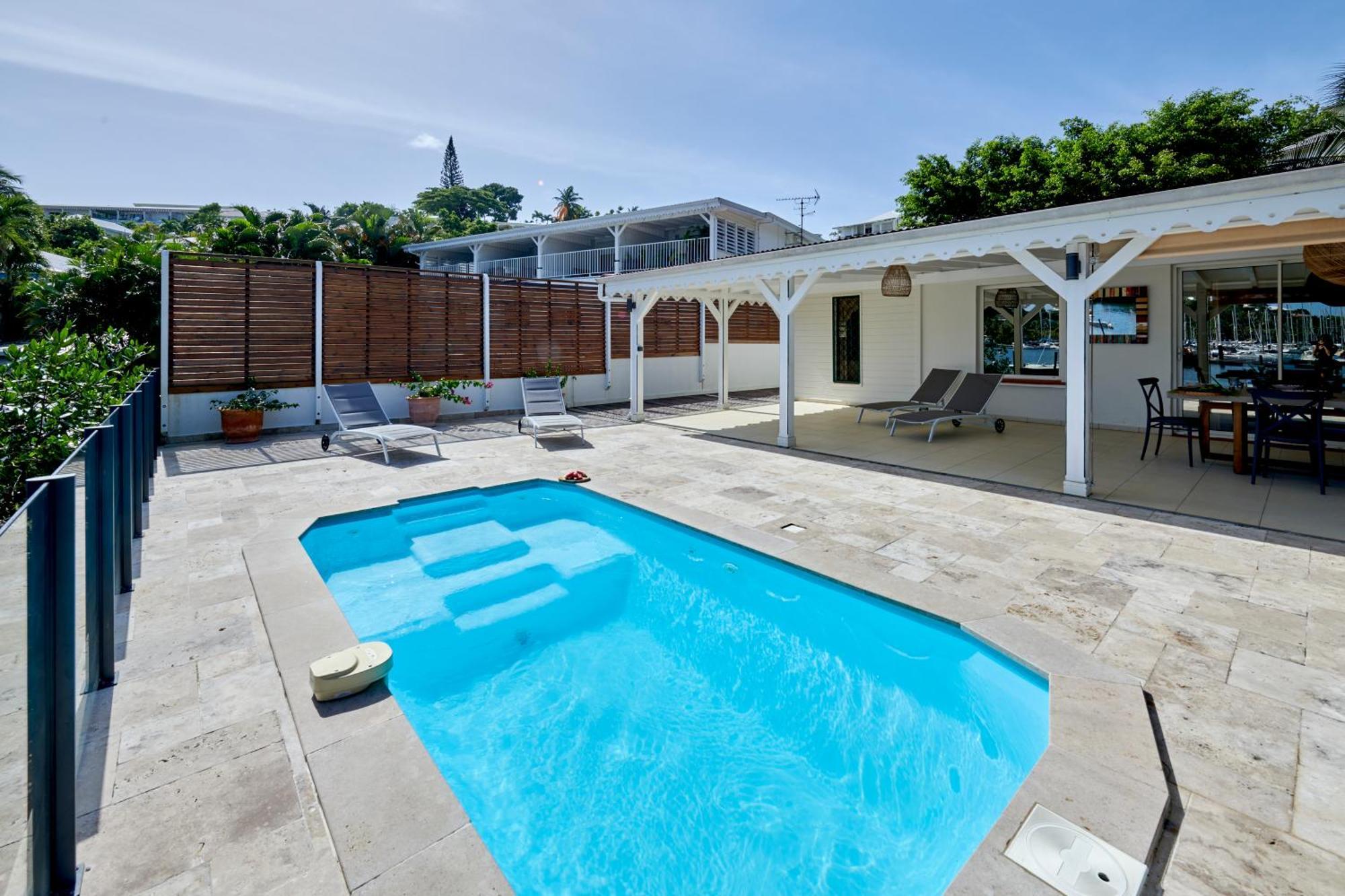 Petite-perle, Magnifique Sur La Marina Villa